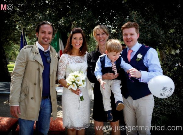 Villa fondi, Sorrento Garden venue , bride and groom with Deborah Taliani 